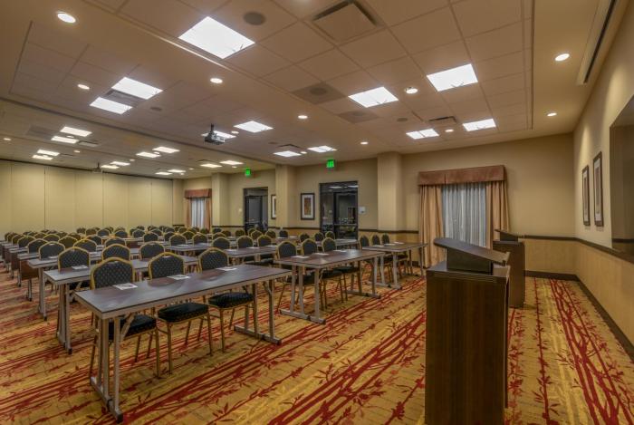 holiday inn express and suites denver south castle
