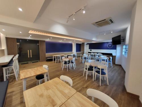 the raya surawong bangkok