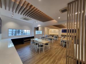 the raya surawong bangkok