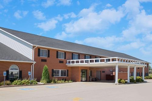 Super 8 By Wyndham New Hampton,New Hampton>>Charles City,2 star