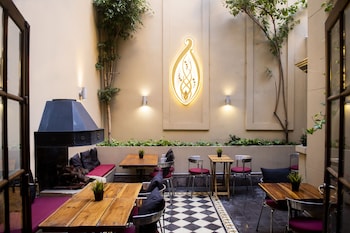 miravida soho hotel and wine bar