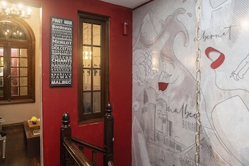 miravida soho hotel and wine bar