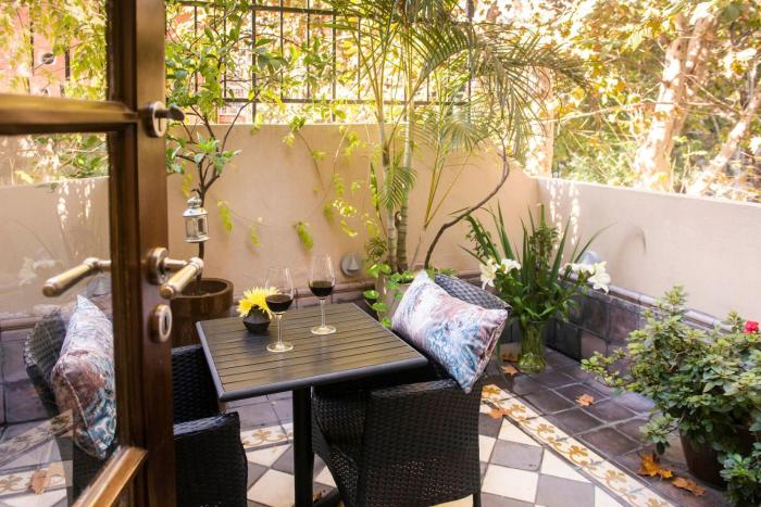 miravida soho hotel and wine bar