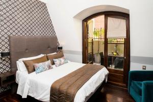 miravida soho hotel and wine bar