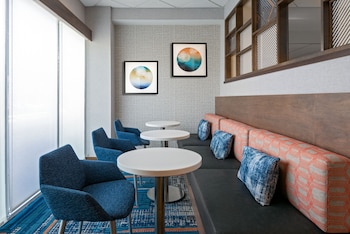 Hampton Inn Charlotte-Uptown,Shallotte>>Charlotte,3 star