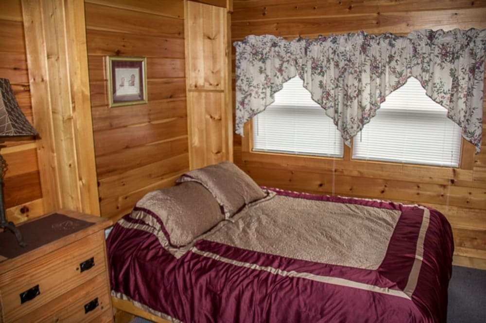 23 the cub house 2 bedroom cabin by redawning