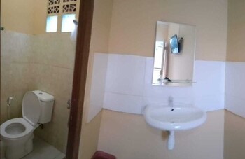 aqilakost n cafe gadog puncak