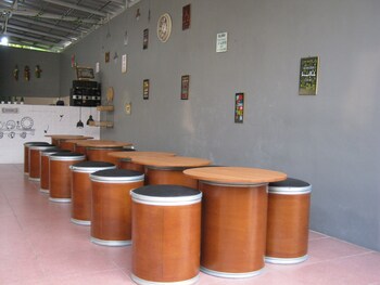 aqilakost n cafe gadog puncak