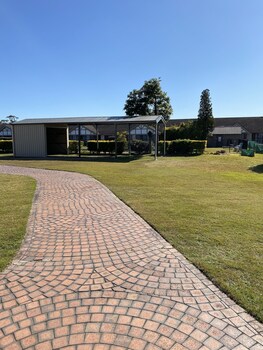 Airport Motel Sir Francis Drake,Hunter>>Heatherbrae,4 star