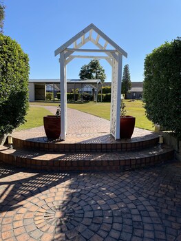 Airport Motel Sir Francis Drake,Hunter>>Heatherbrae,4 star