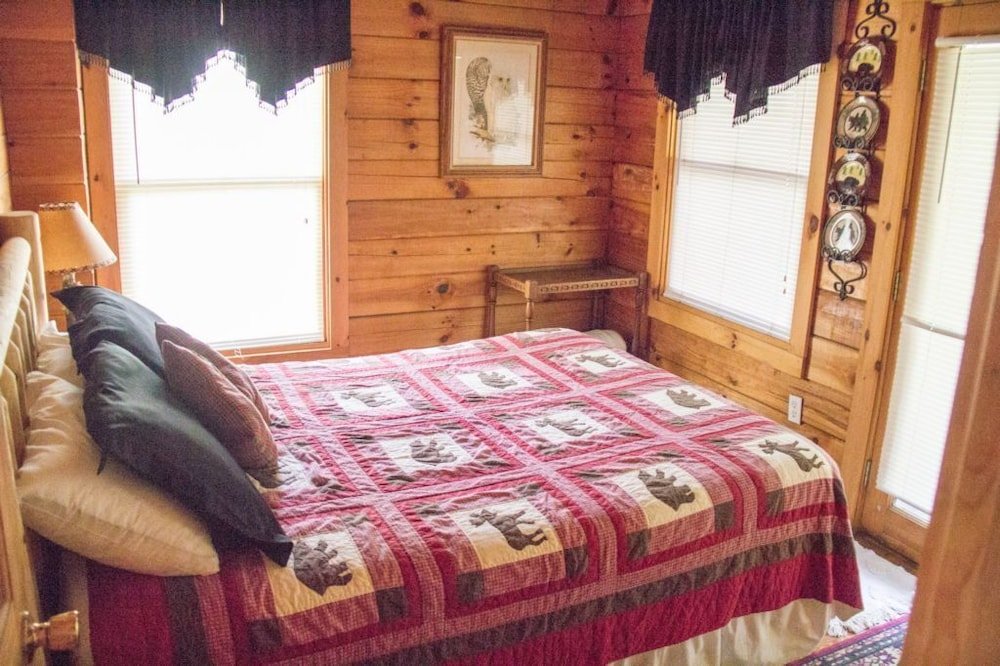 26 bearfoot landing 2 br cabin