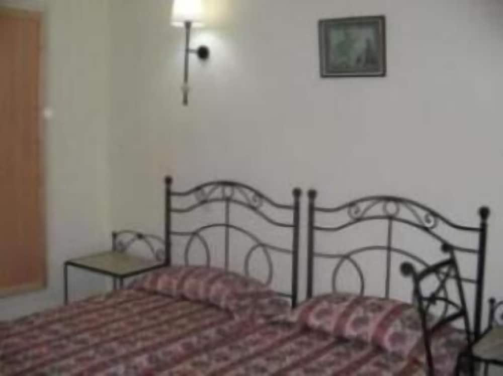 hotel les citronniers