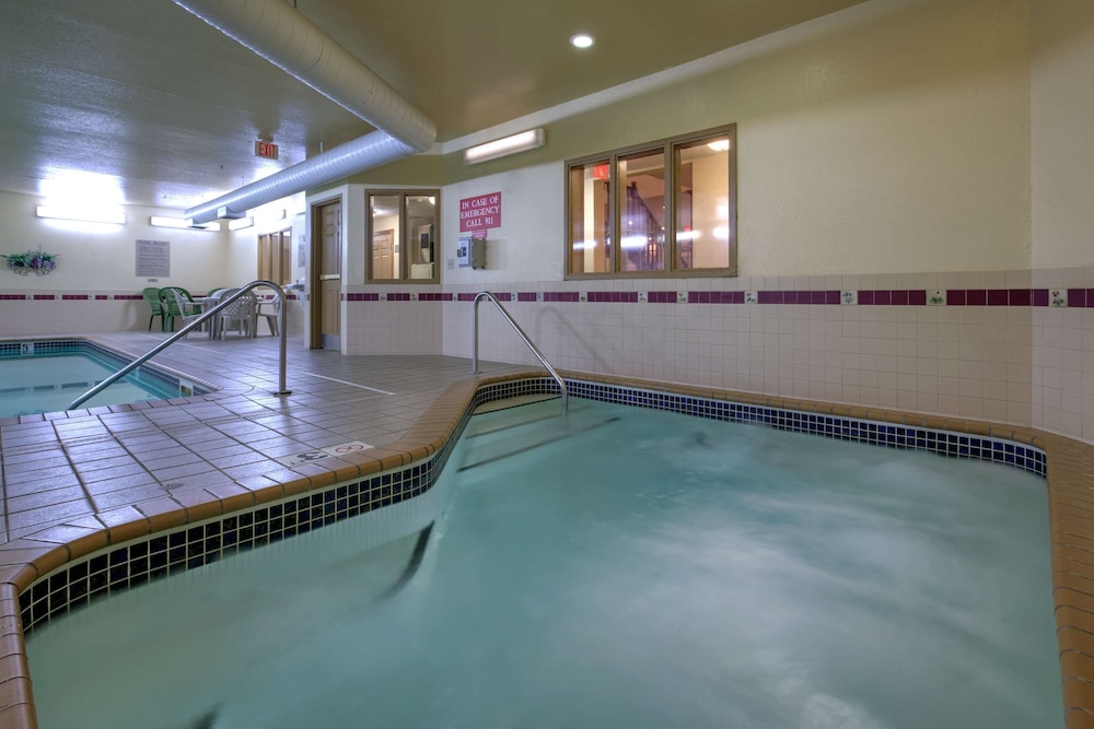 country inn and suites by radisson forest lake mn