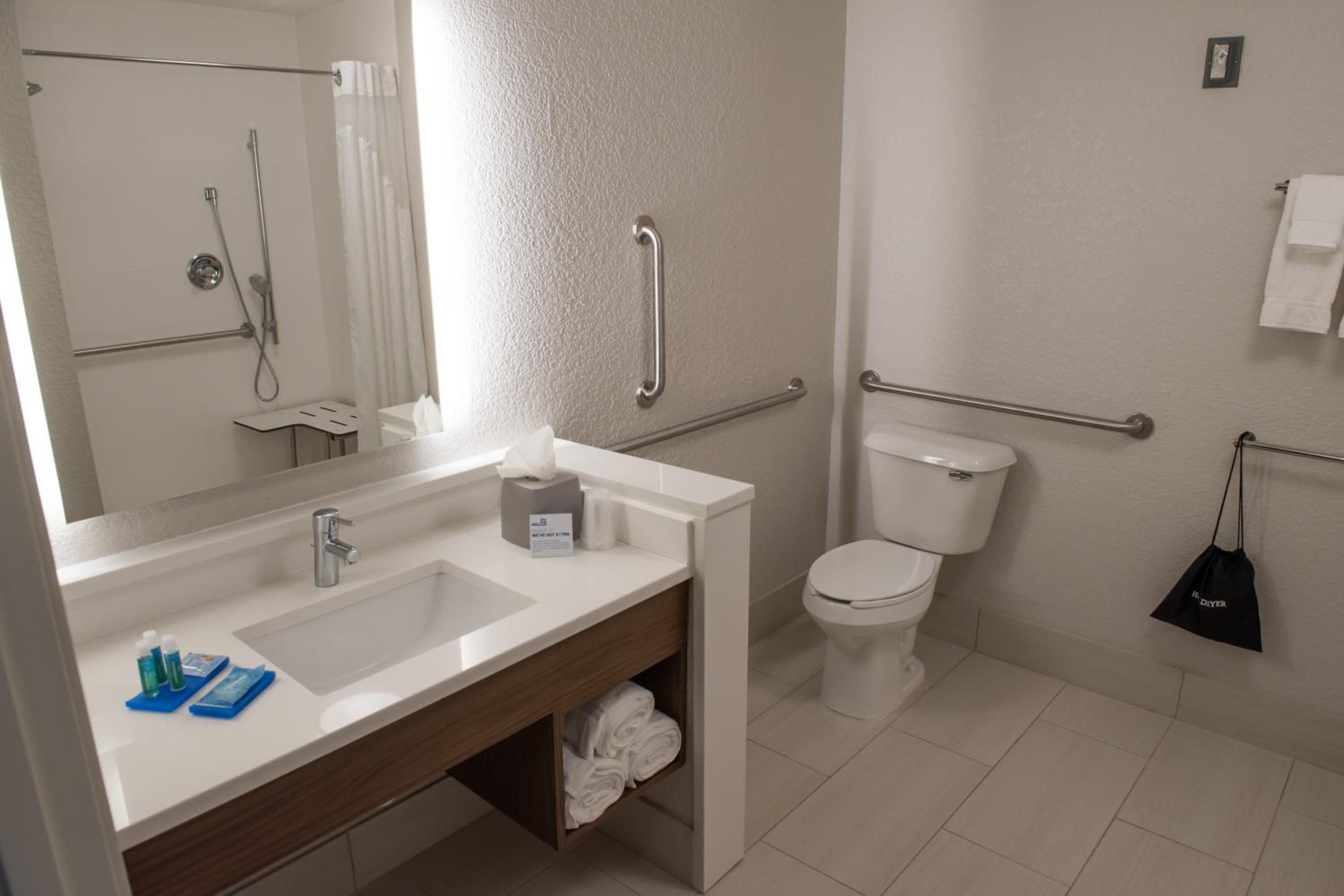 holiday inn express and suites springfield by ihg