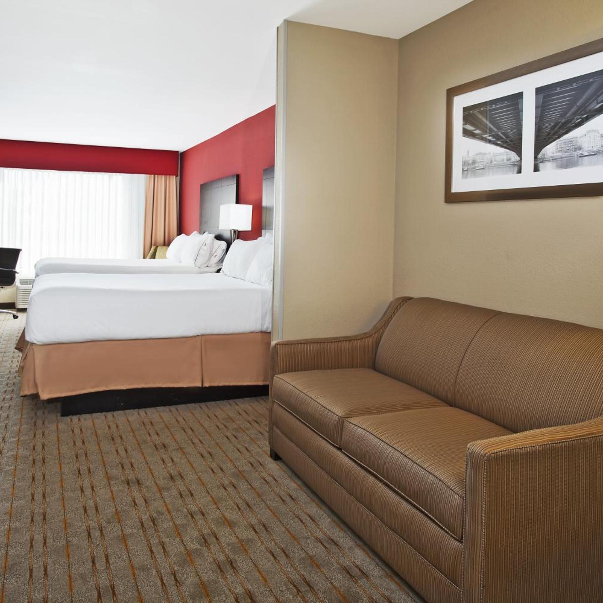 holiday inn express and suites springfield by ihg