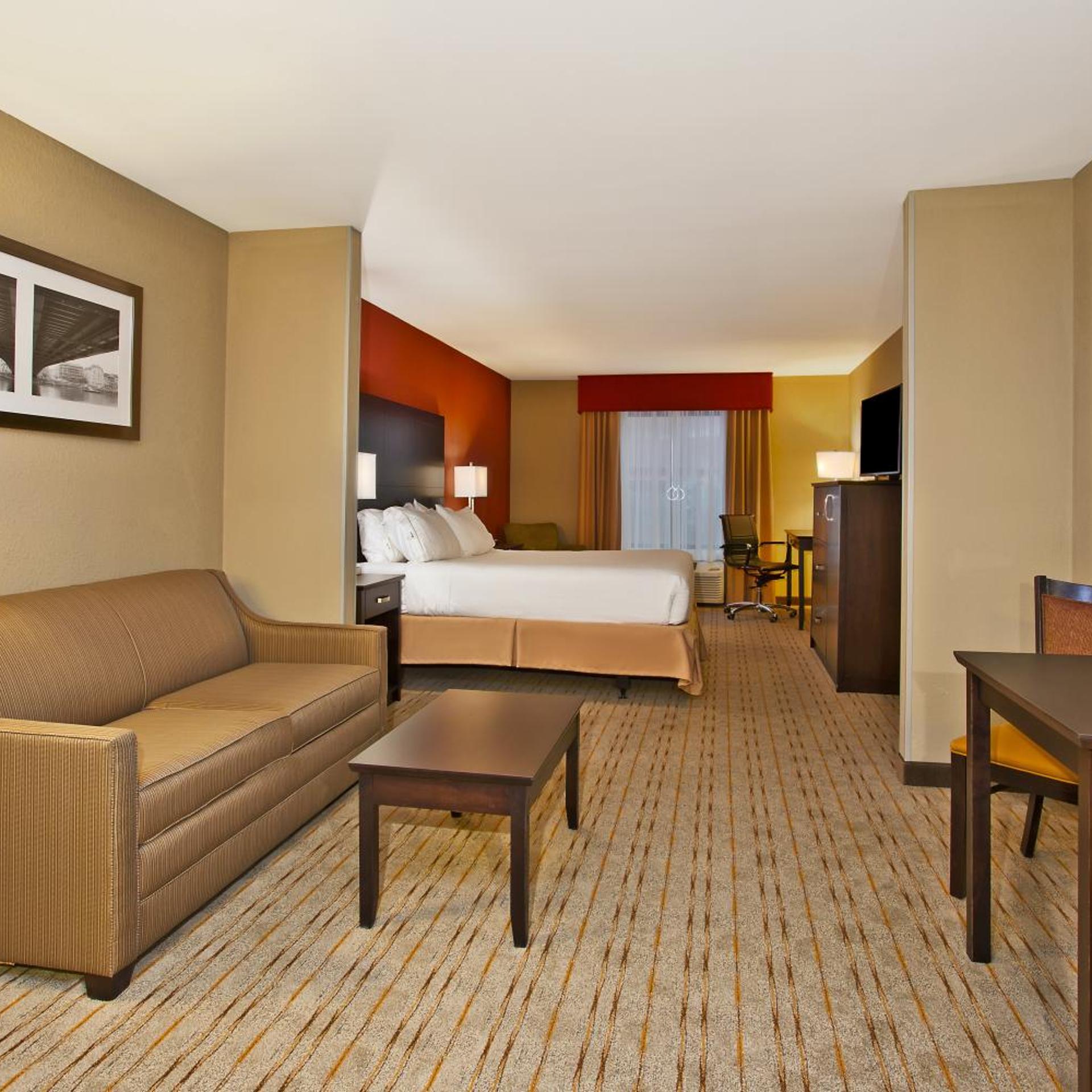 holiday inn express and suites springfield by ihg
