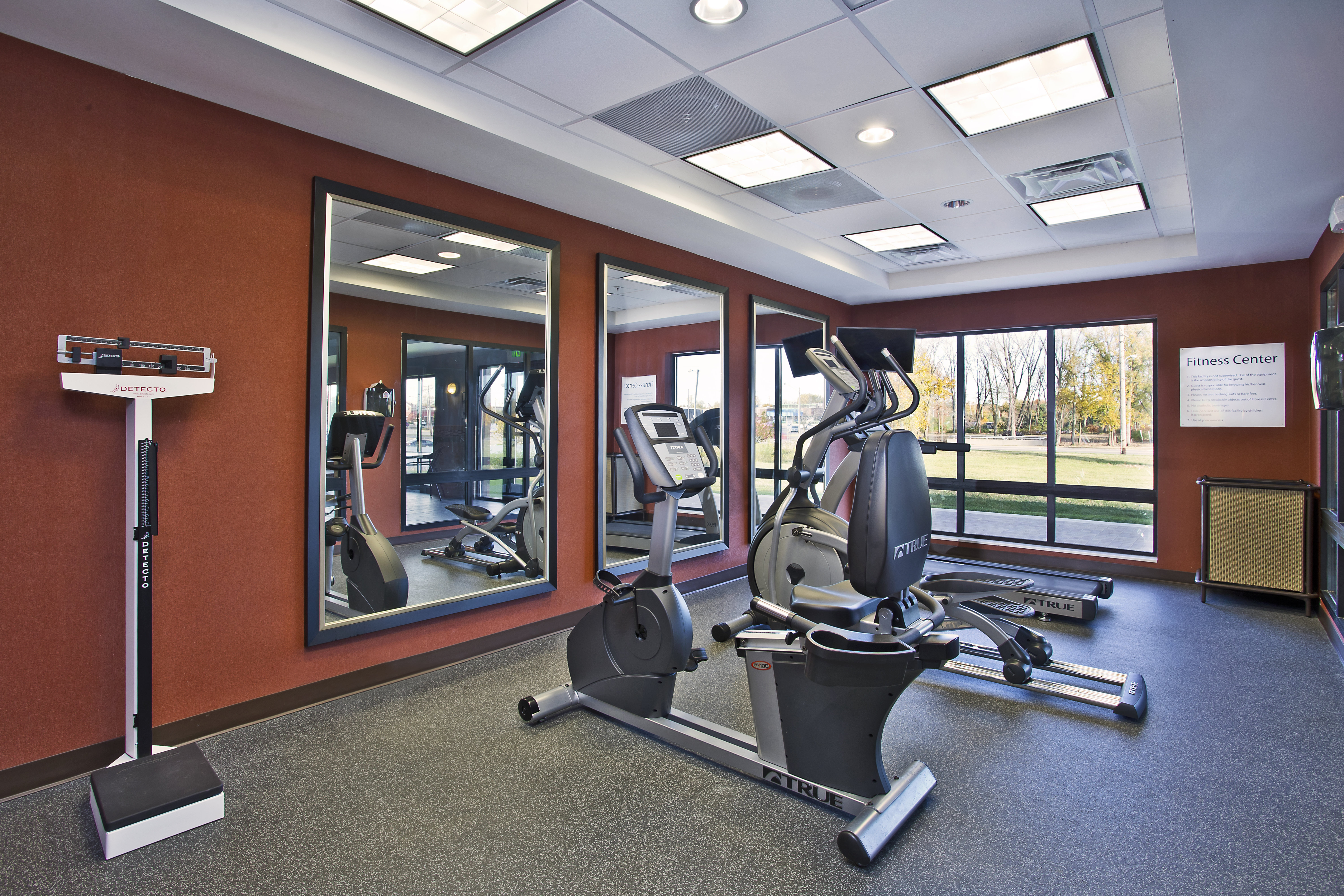 holiday inn express and suites springfield by ihg