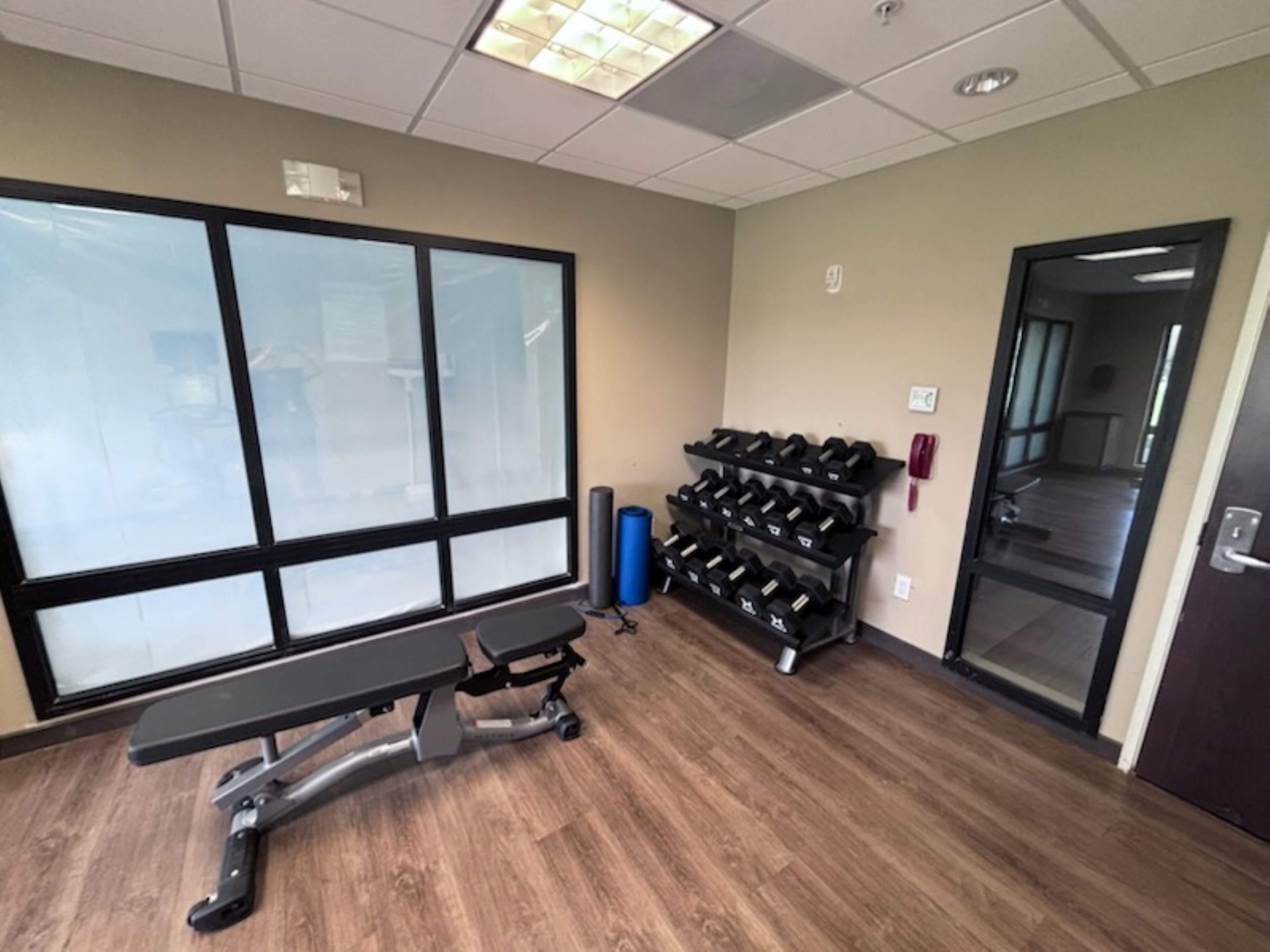 holiday inn express and suites springfield by ihg