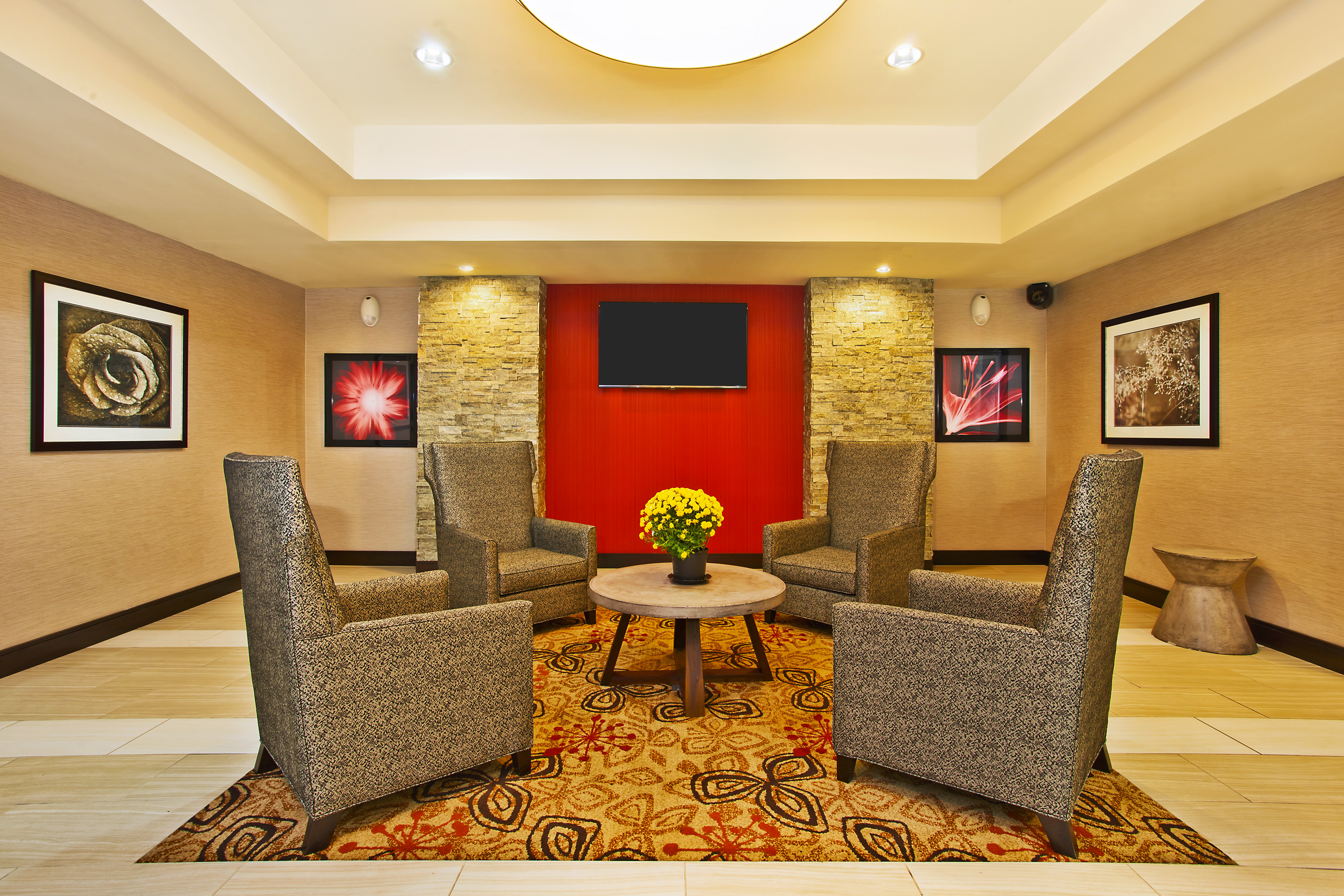 holiday inn express and suites springfield by ihg