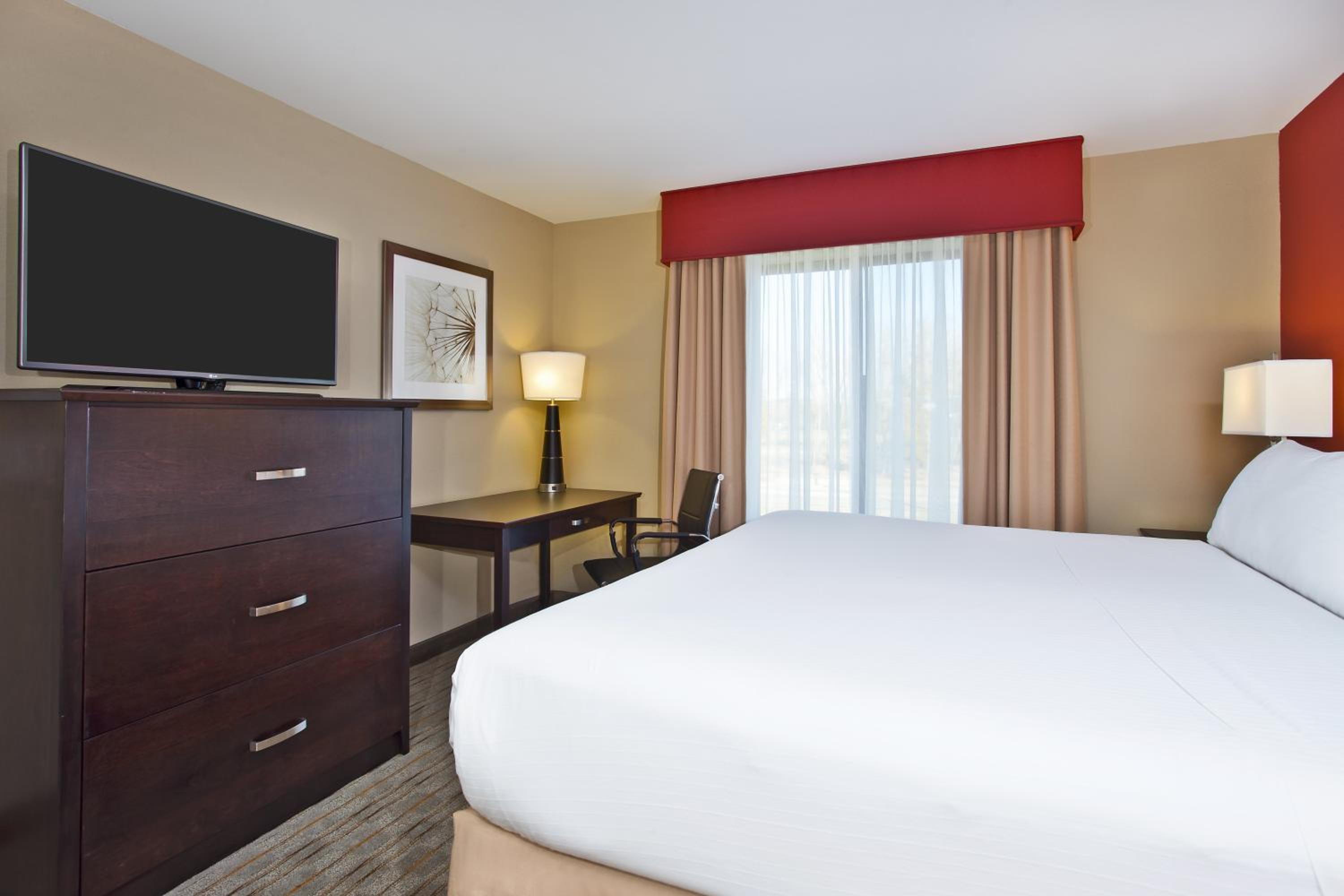 holiday inn express and suites springfield by ihg