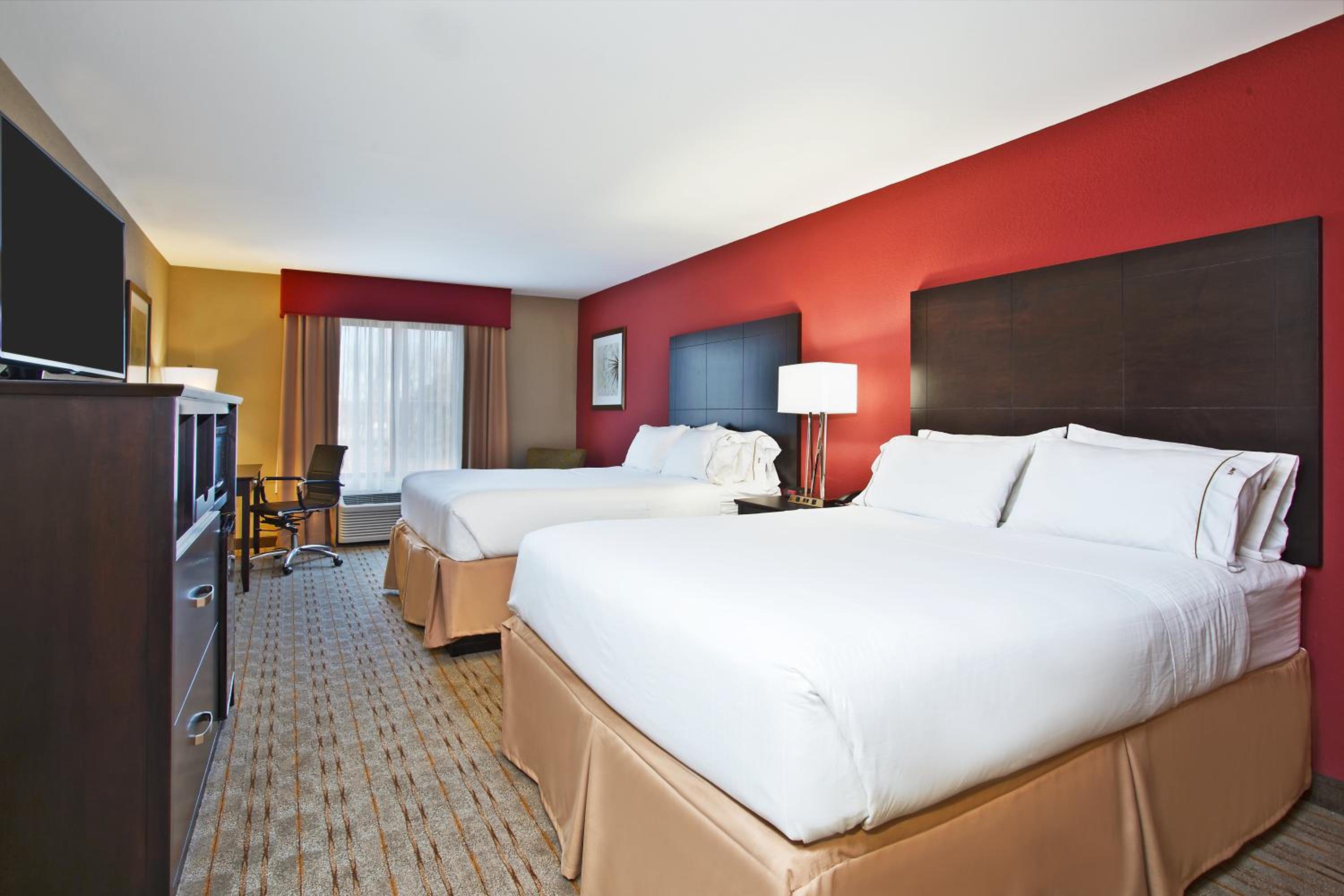 holiday inn express and suites springfield by ihg