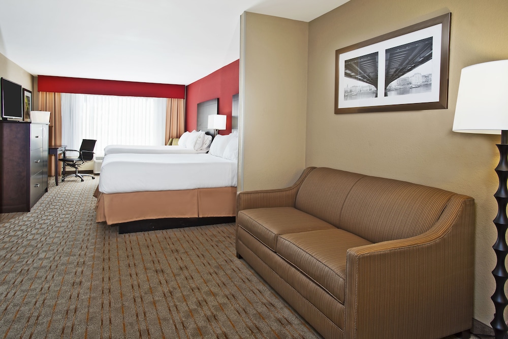 holiday inn express and suites springfield by ihg