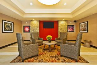 holiday inn express and suites springfield by ihg