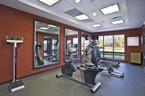 holiday inn express and suites springfield by ihg