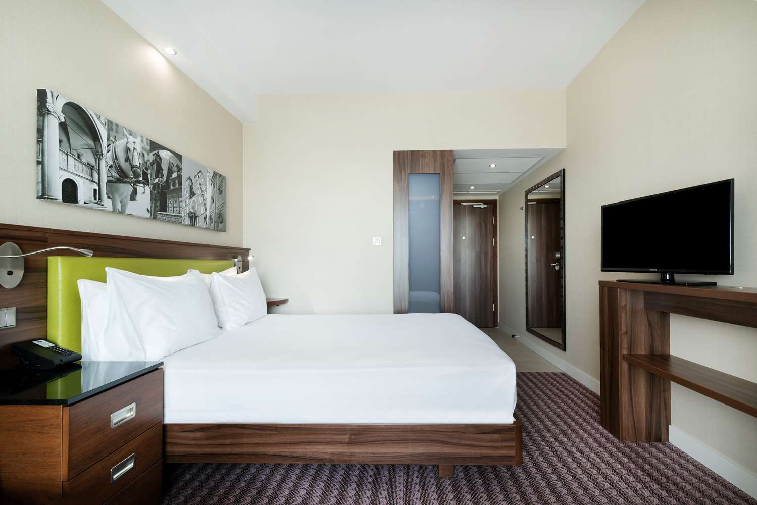 hampton by hilton krakow