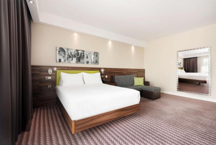 hampton by hilton krakow