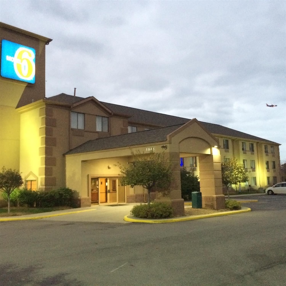 motel 6 indianapolis in airport