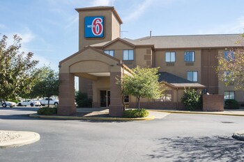 motel 6 indianapolis in airport