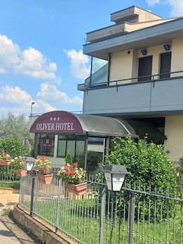 oliver hotel