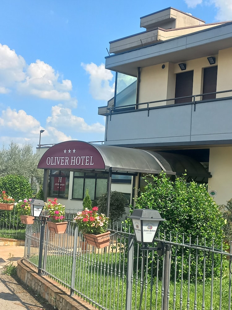 oliver hotel
