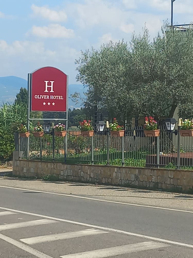 oliver hotel