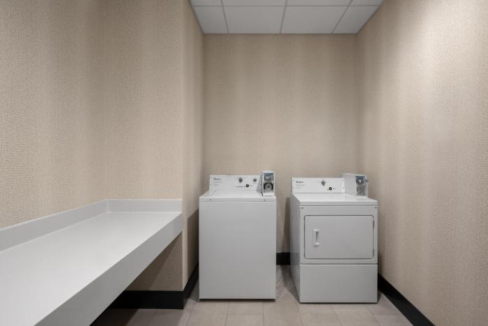 holiday inn ontario by ihg