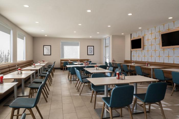 holiday inn ontario by ihg