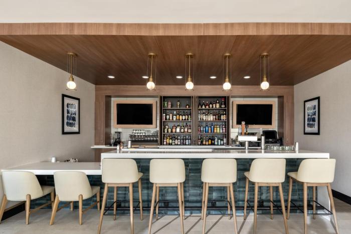 holiday inn ontario by ihg