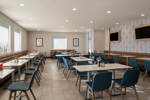 holiday inn ontario by ihg