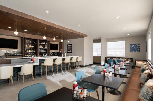 holiday inn ontario by ihg