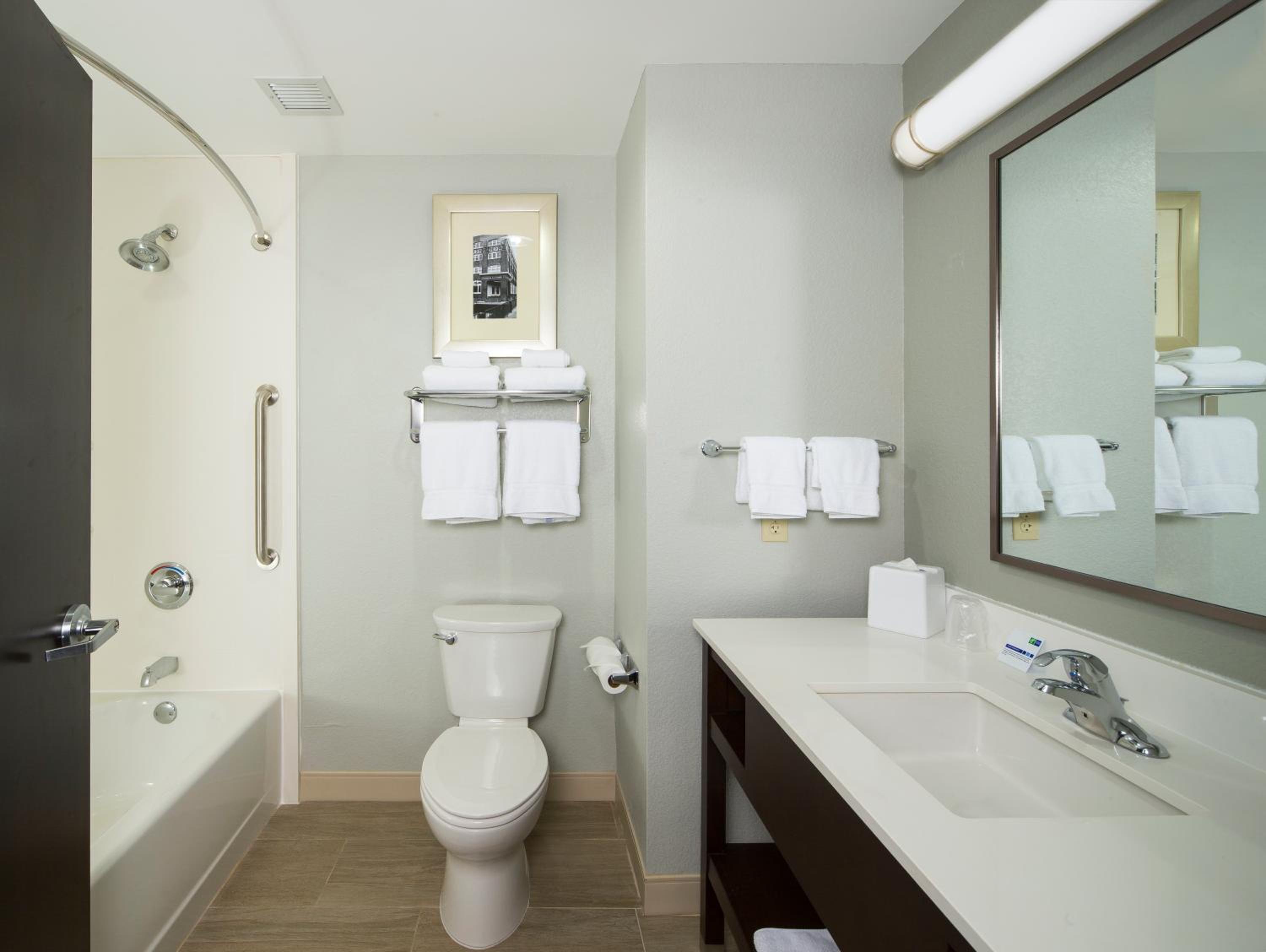 holiday inn express and suites oklahoma city dwtn