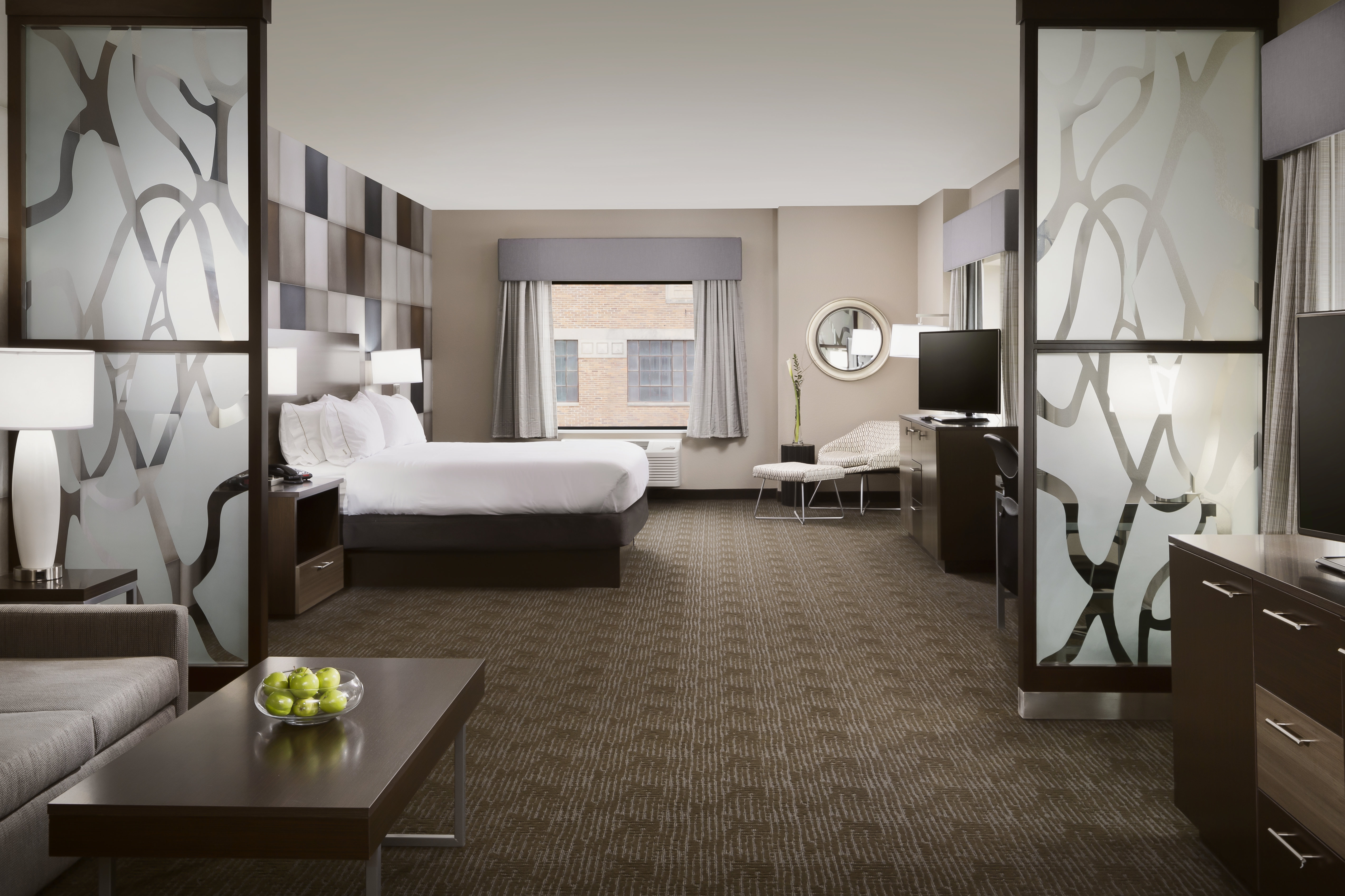 holiday inn express and suites oklahoma city dwtn