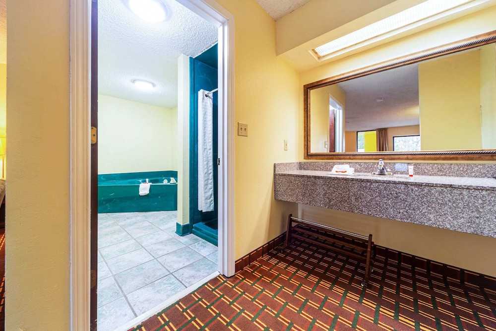 days inn atmore