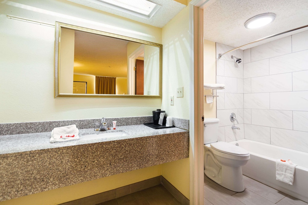 days inn atmore