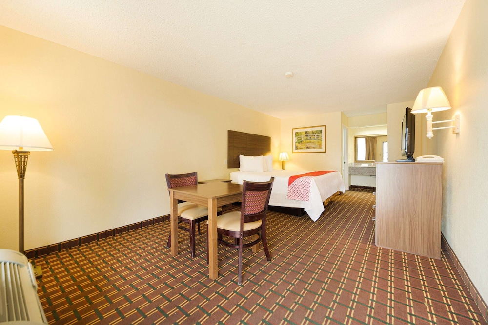 days inn atmore