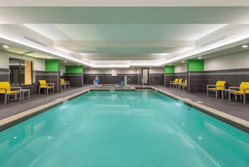 Holiday Inn Express & Suites Norman By Ihg,Midwest City>>Cleveland,3 star
