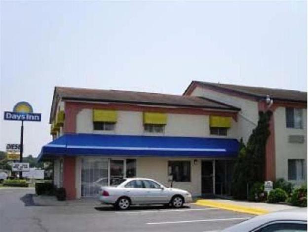 econo lodge cherry point