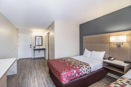 econo lodge cherry point