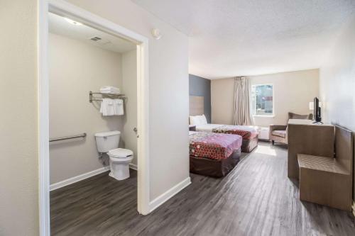 econo lodge cherry point