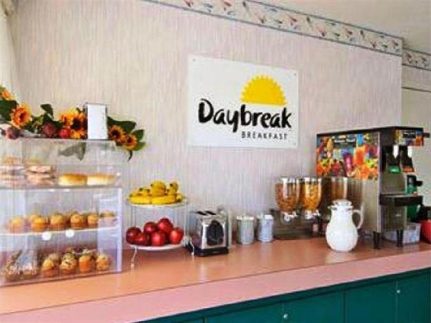 econo lodge cherry point